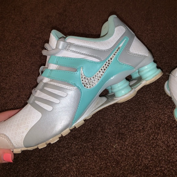 glitter kicks nike shox